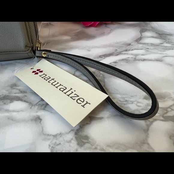 BRAND NEW! Naturalizer Wristlet Wallet Grey - Picture 9 of 12